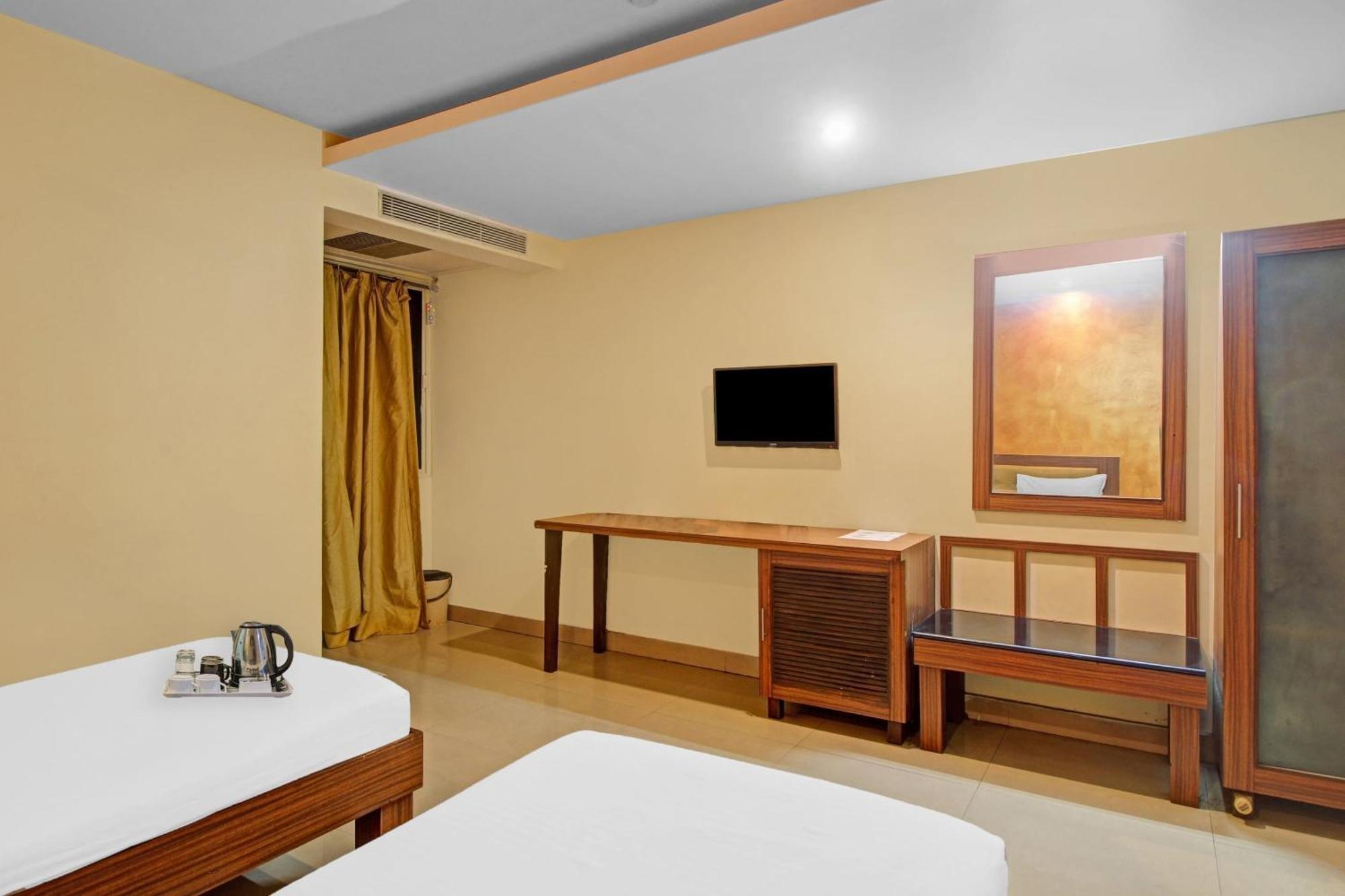 Hotel Townhouse The Grand Plaza Hyderabad Exterior foto