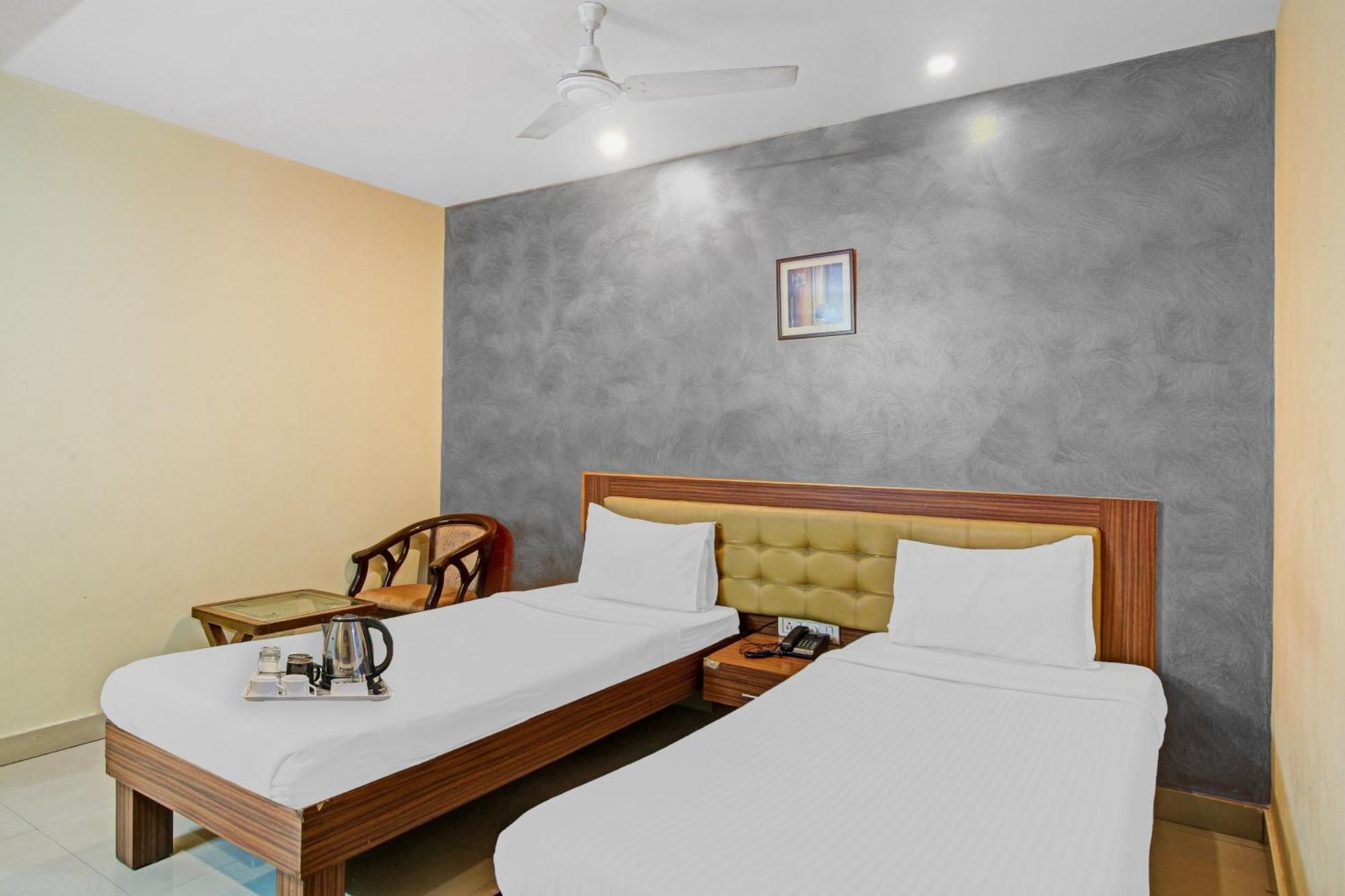 Hotel Townhouse The Grand Plaza Hyderabad Exterior foto