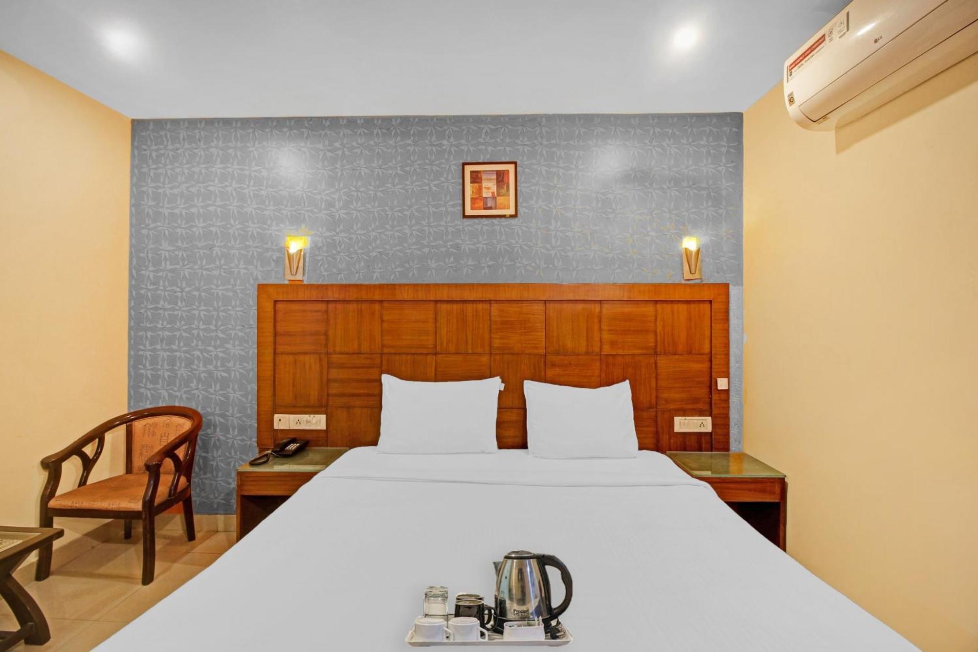 Hotel Townhouse The Grand Plaza Hyderabad Exterior foto