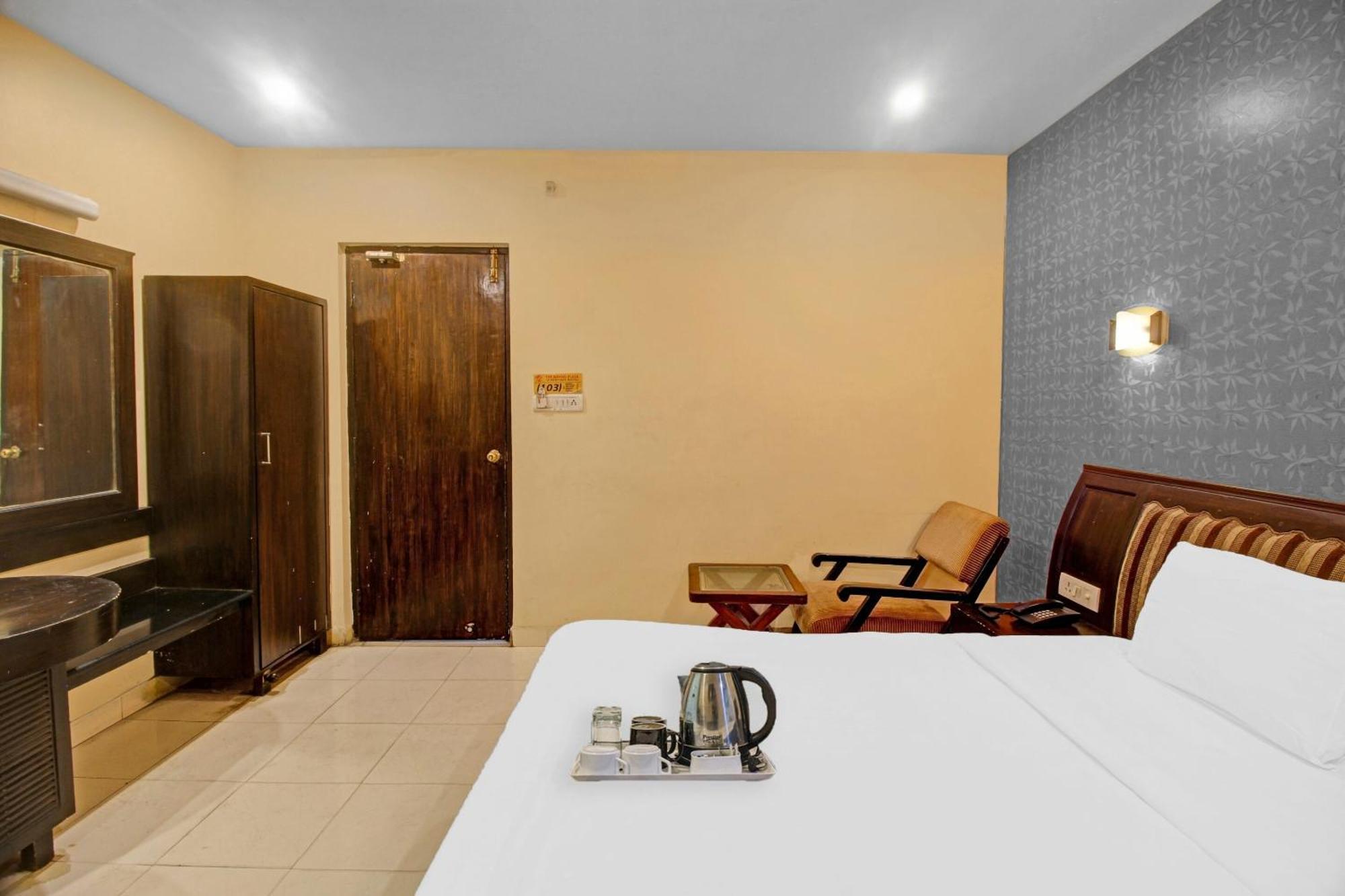 Hotel Townhouse The Grand Plaza Hyderabad Exterior foto