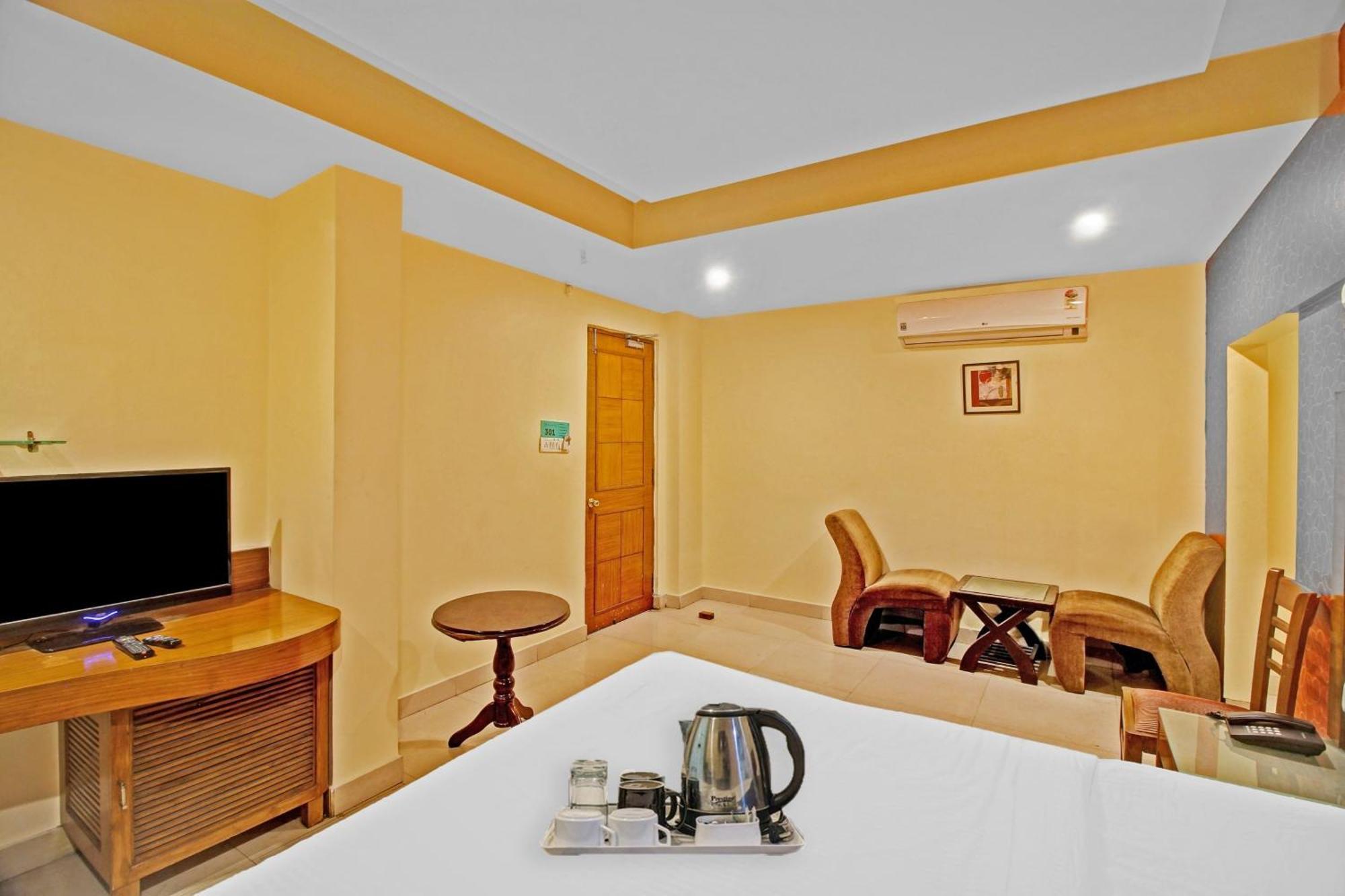 Hotel Townhouse The Grand Plaza Hyderabad Exterior foto