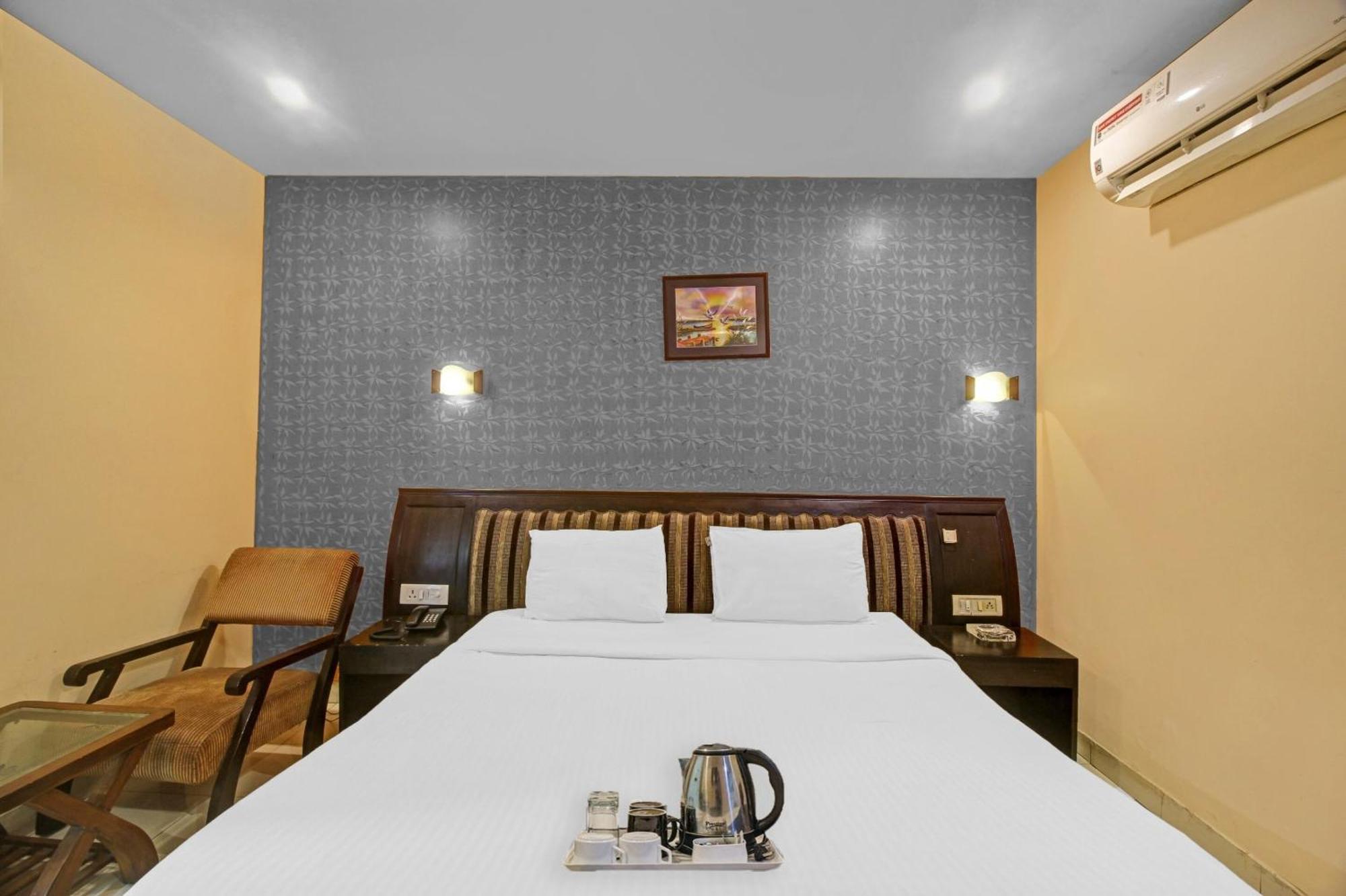 Hotel Townhouse The Grand Plaza Hyderabad Exterior foto