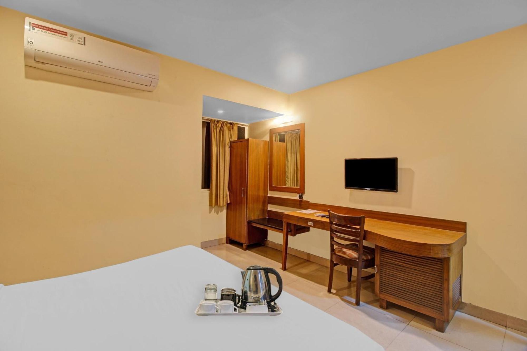 Hotel Townhouse The Grand Plaza Hyderabad Exterior foto