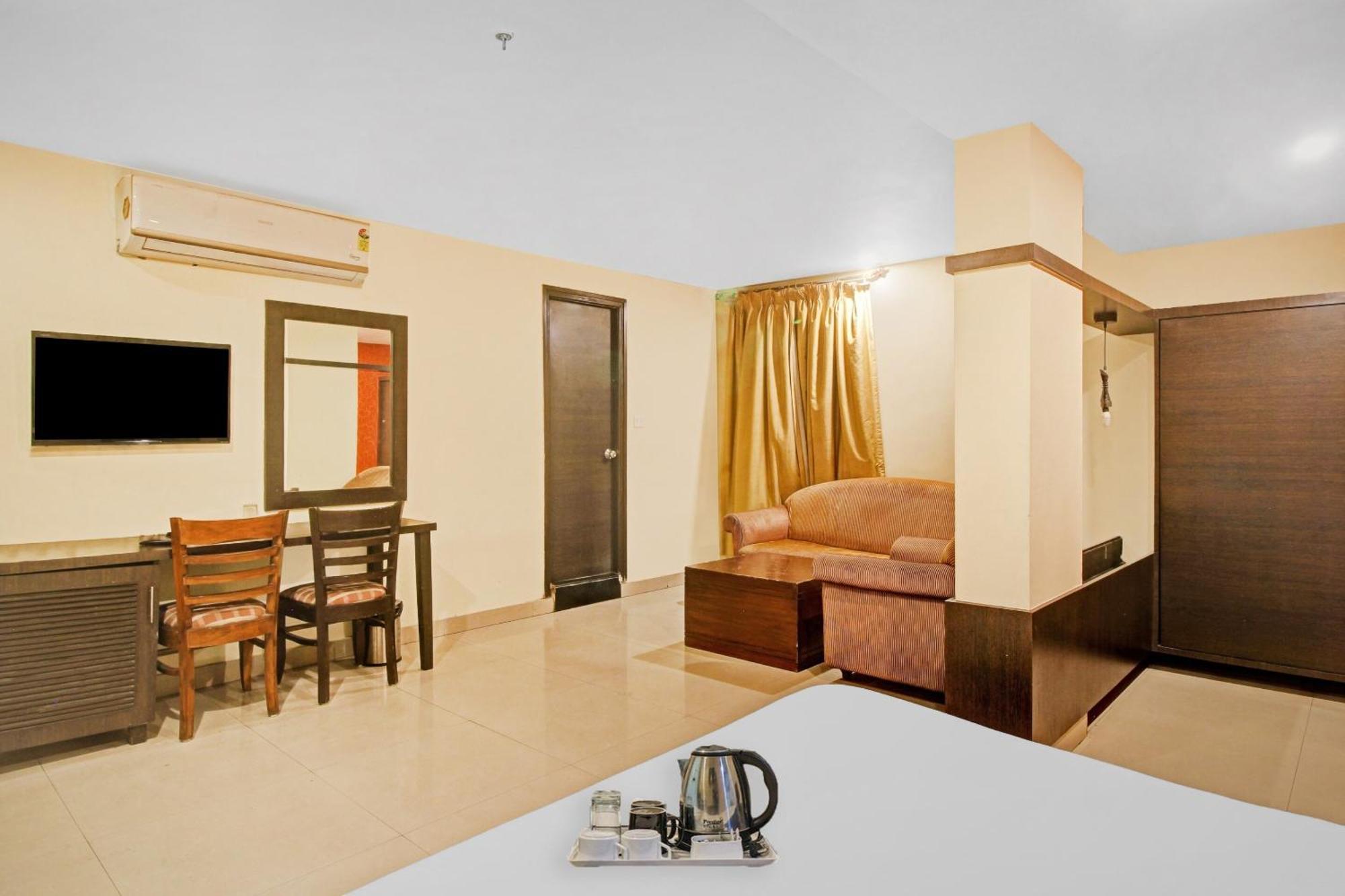 Hotel Townhouse The Grand Plaza Hyderabad Exterior foto