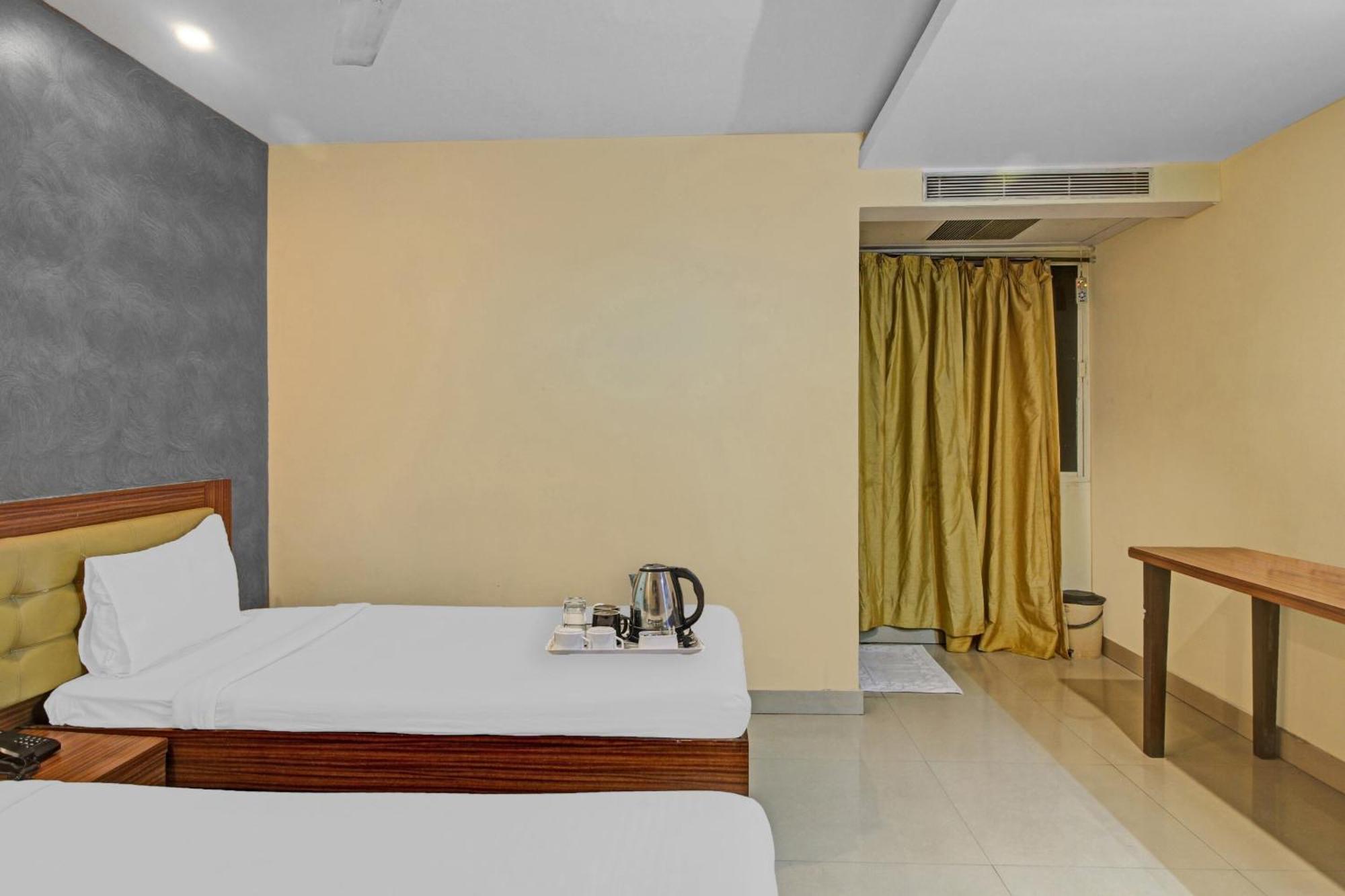 Hotel Townhouse The Grand Plaza Hyderabad Exterior foto
